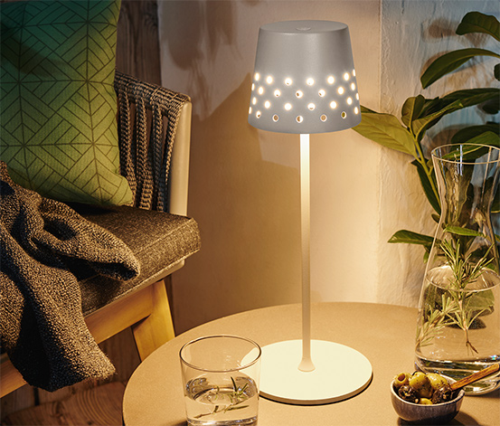 Kovová stolová LED lampa na batérie 654921 z e-shopu Tchibo.sk