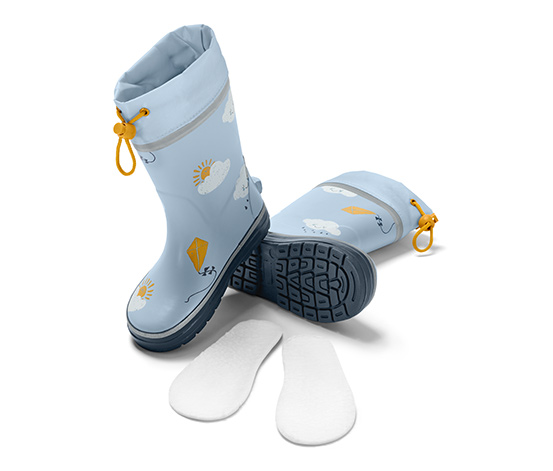 Detské gumové čižmy, bledomodré s potlačou v podobe obláčikov 666184 z  e-shopu Tchibo.sk