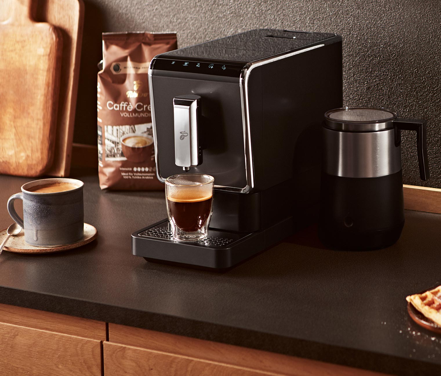 Plnoautomatický kávovar Esperto Caffè + 1 kg kávy Barista pre držiteľov  TchiboCard* 392080 z e-shopu Tchibo.sk